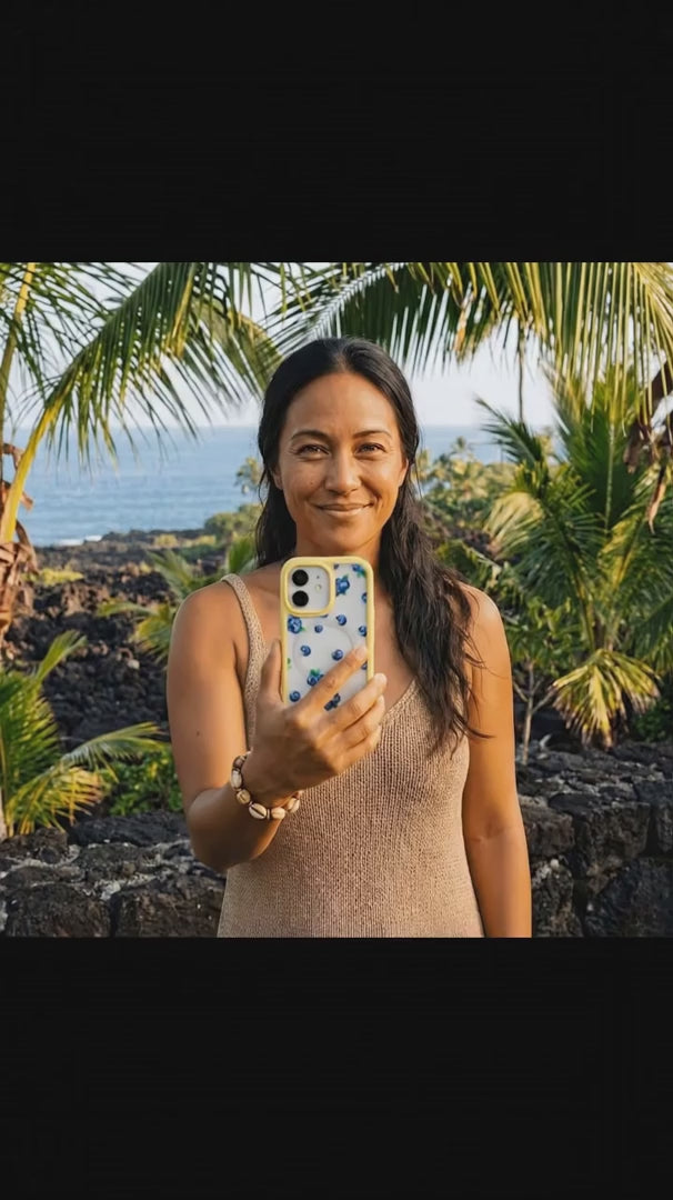 Clear Blueberry Pop iPhone 17 Pro Case With Sunbeam Ridge (MagSafe included) - Product video demonstration