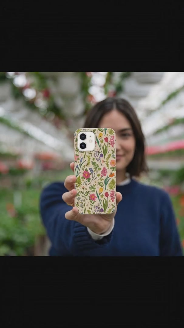 Seashell Bee Meadow iPhone 17 Air Case