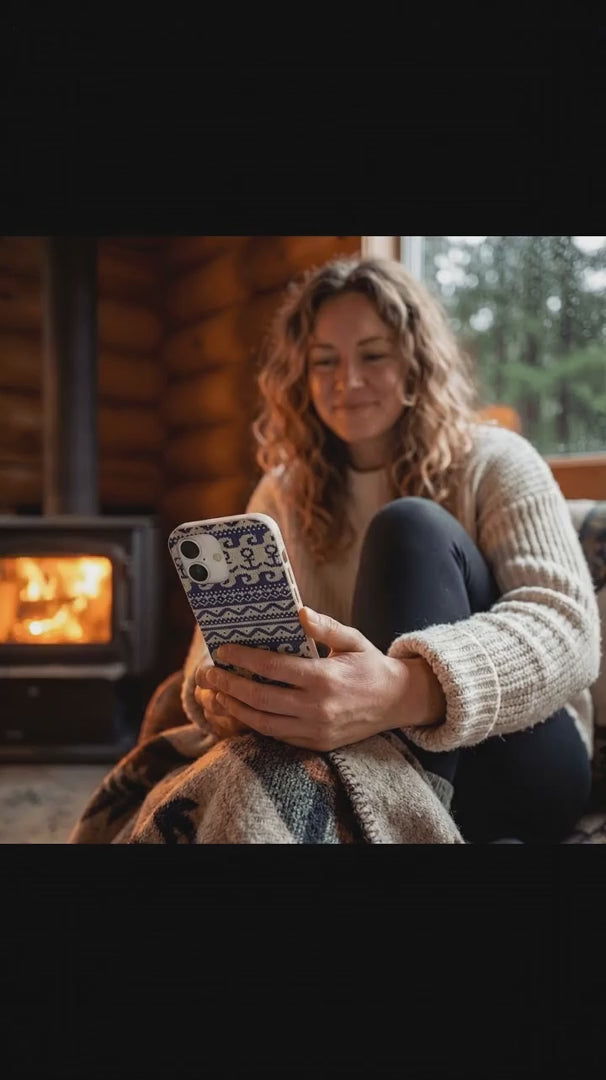 London Fog Ocean Knit iPhone 16 Pro Max Case - Product video demonstration